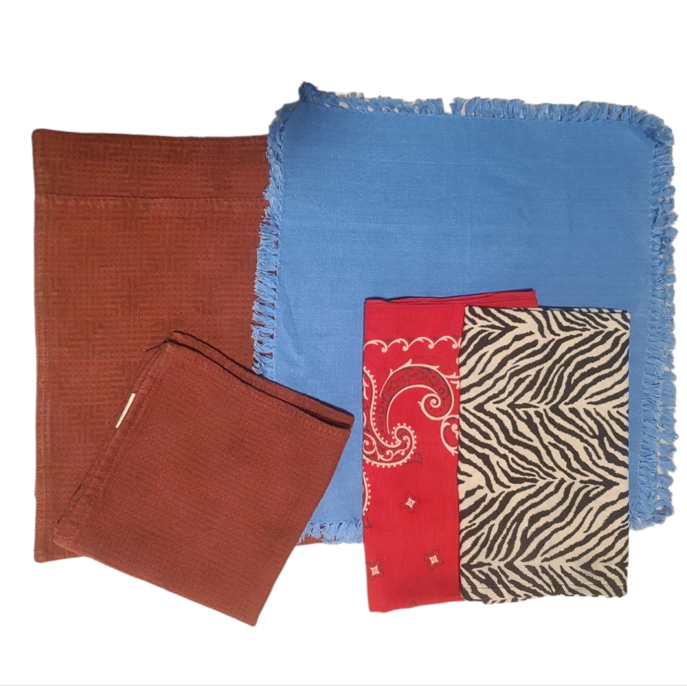 Bundle of Various Placemats & Linens